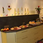 Helmers Gaestehaus 住宿加早餐酒店 3*