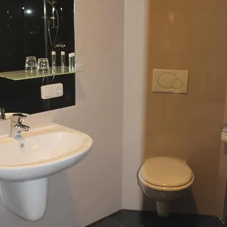 Helmers Gaestehaus 3* Gempfing