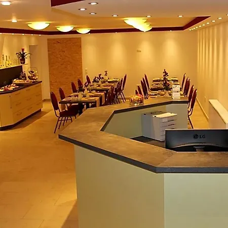 Bed and breakfast Helmers Gaestehaus Gempfing