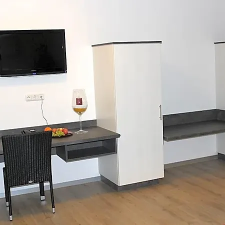 Helmers Gaestehaus 3* Gempfing
