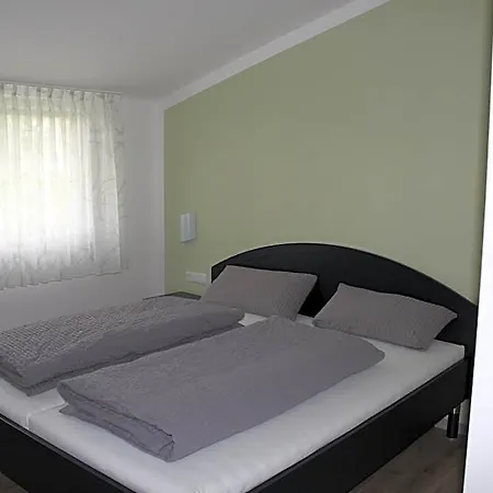 Helmers Gaestehaus Bed and breakfast Gempfing