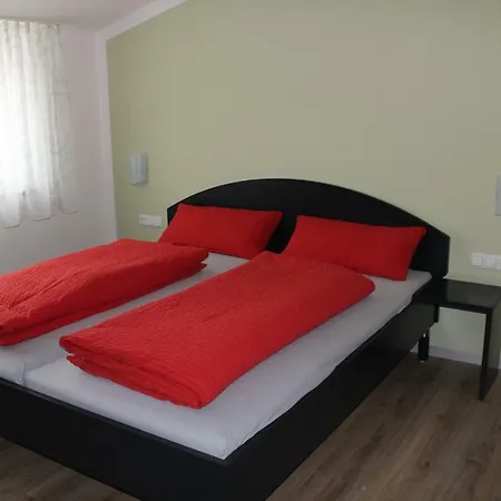 Helmers Gaestehaus Bed & Breakfast 3*