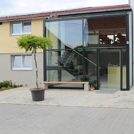 Helmers Gaestehaus Gempfing